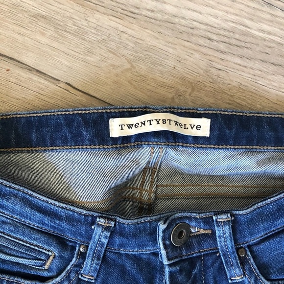 Twenty8Twelve Designer Skinny Jeans - Picture 5 of 7